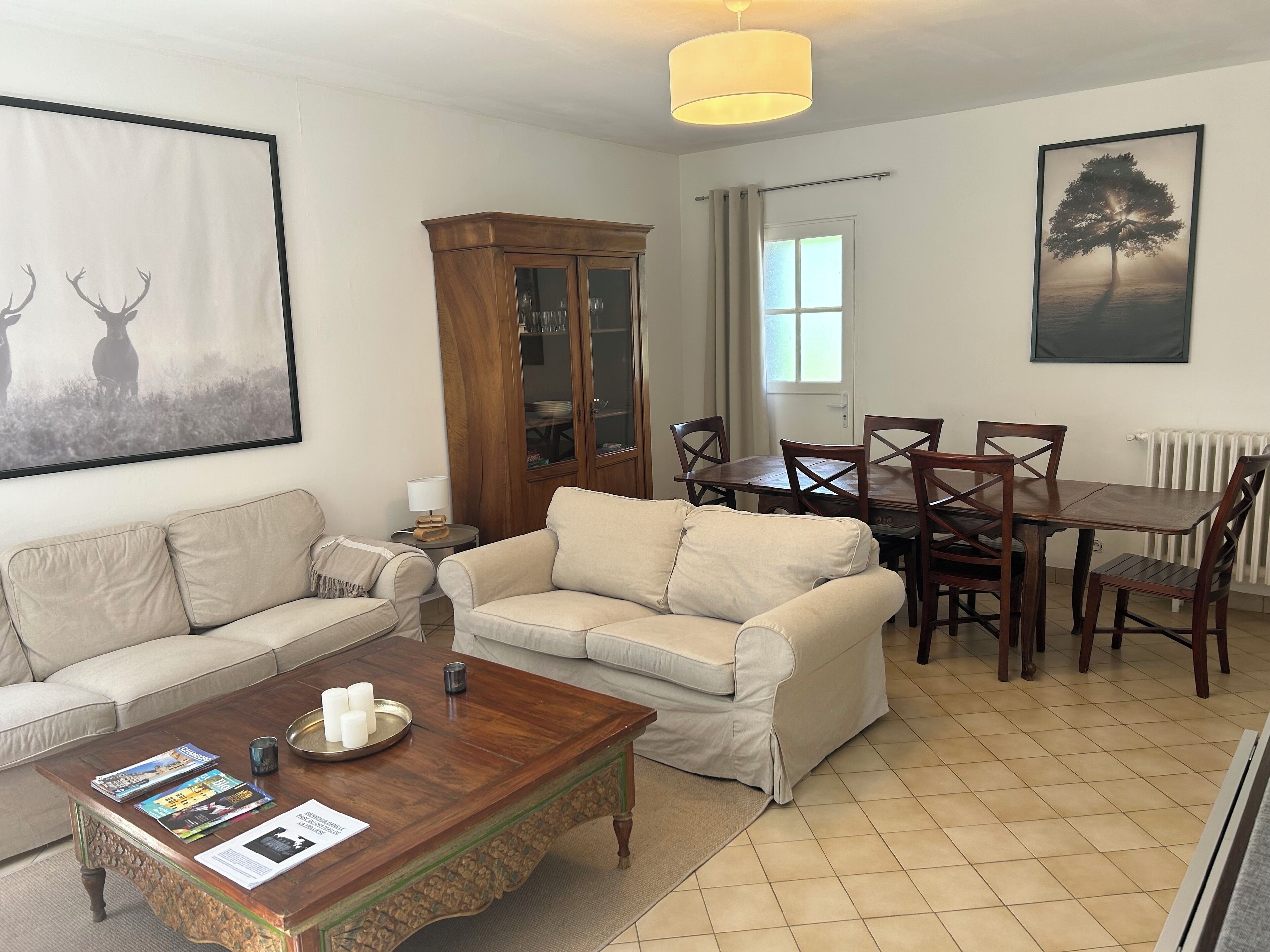 Smart TV, stereo, offices