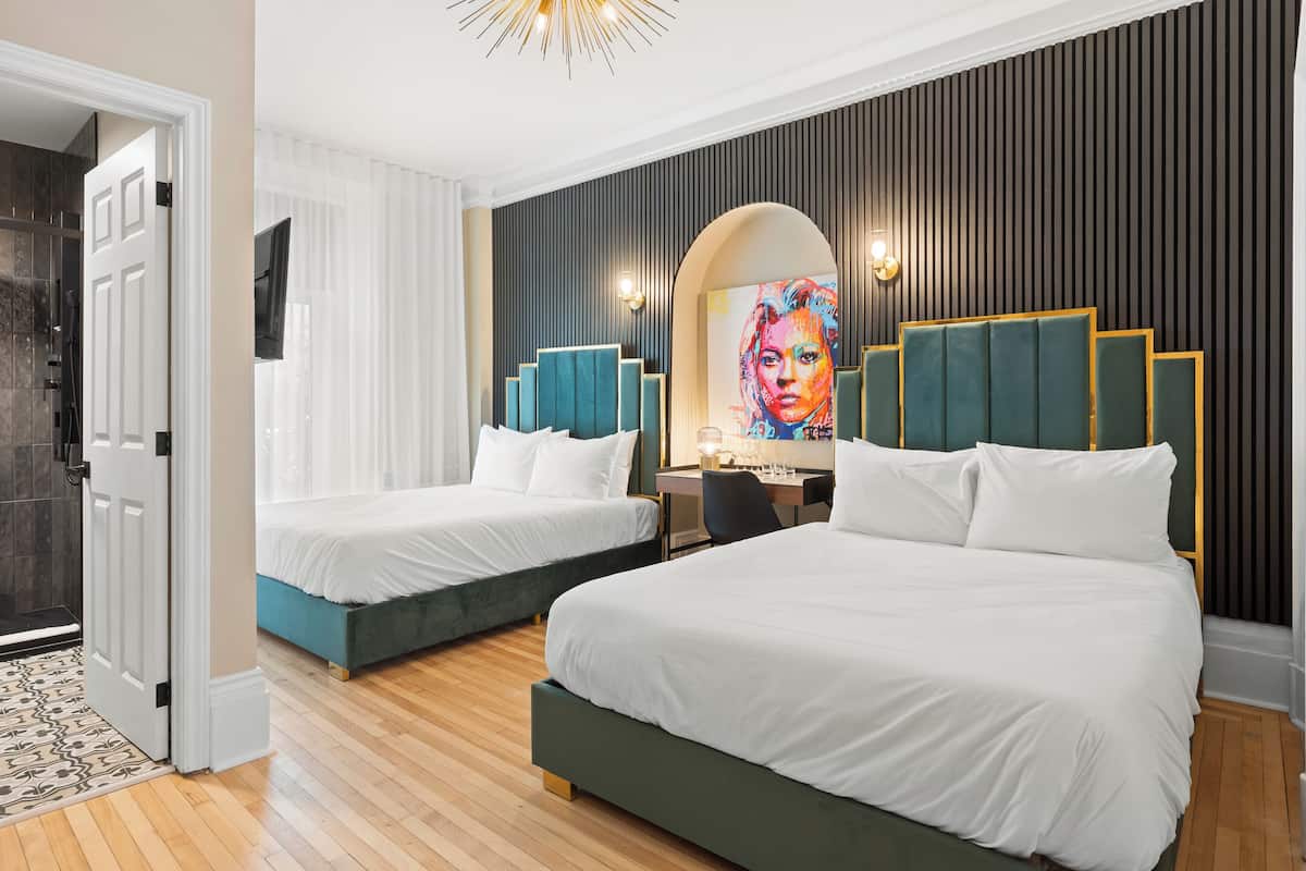 Phòng 4 dành cho gia đình, 2 giường cỡ queen | Truy cập Internet không dây miễn phí, bộ trải giường