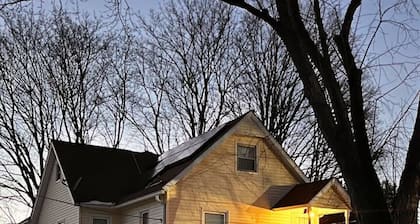 Cozy Modern Farmhouse Private 2 Bdrm Apartment