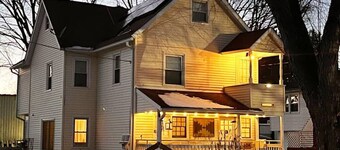 Cozy Modern Farmhouse Private 2 Bdrm Apartment