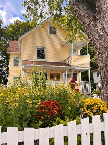 Cozy Modern Farmhouse Private Apt - 3 Beds