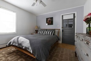 2 Schlafzimmer, Schreibtisch, Bügeleisen/Bügelbrett, WLAN