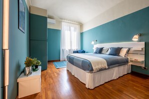 3 bedrooms, iron/ironing board, travel cot, free WiFi