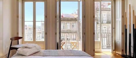 2 bedrooms, in-room safe, iron/ironing board, travel cot