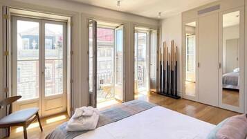 2 bedrooms, in-room safe, iron/ironing board, travel crib