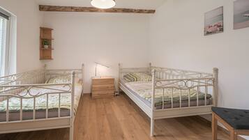 2 bedrooms, cribs/infant beds, free WiFi, bed sheets