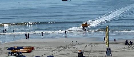 Am Strand, Liegestühle, Strandtücher