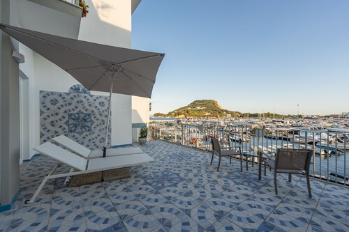 Baia Flegrea Meublè - Deluxe Suite with terrace