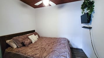 2 habitaciones, escritorio, tabla de planchar con plancha y wifi