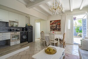 Dining - Romantic house (Le Château-d'Oléron)