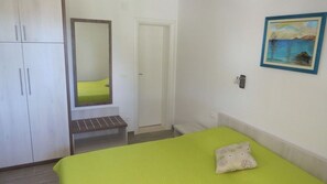 1 bedroom, free WiFi, bed sheets