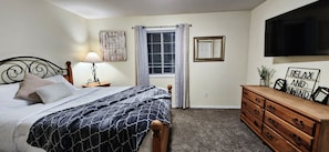 4 bedrooms, iron/ironing board, free WiFi, bed sheets