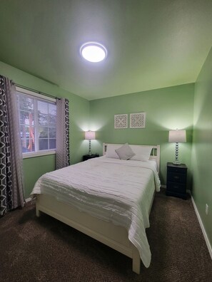 4 Schlafzimmer, Bügeleisen/Bügelbrett, kostenloses WLAN, Bettwäsche