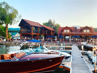 Back Yard Oasis, walk to Flathead Lake/downtown minutes from Blacktail Mountain!