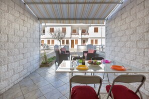 Huoneisto | Terassi/patio