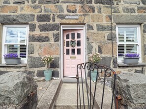 Cottage | Property grounds - Bodlondeb (Porthmadog)