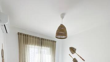 3 bedrooms, iron/ironing board, travel crib, free WiFi