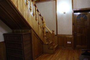 Comfort Triple Room | Living area - Old Inn (Tashkent)