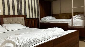 Comfort Triple Room | Bathroom