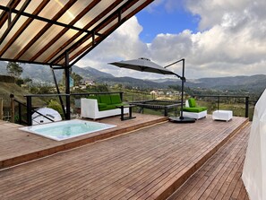 Family Room | Terrace/patio