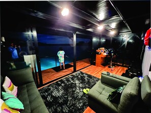 Luxury Double Room | Living area | 43-inch LED TV with digital channels, TV, Netflix