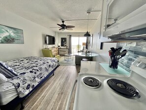 1 bedroom, iron/ironing board, free WiFi, bed sheets - Bright, Beautiful Oceanfront 1bd Condo Myrtle Beach 11307 (Myrtle Beach)