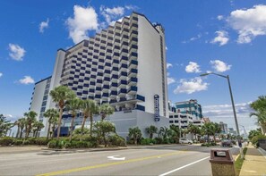 Exterior - Bright, Beautiful Oceanfront 1bd Condo Myrtle Beach 11307 (Myrtle Beach)