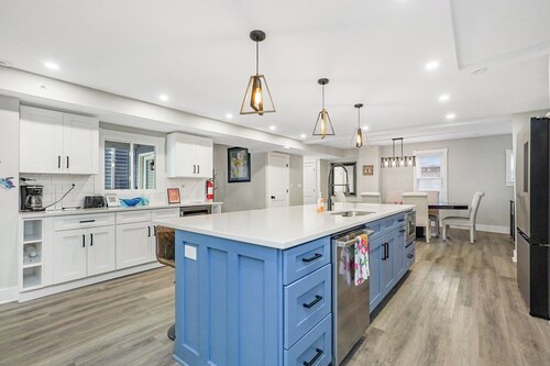 Grandeur Ocean Grove 9 bedroom House