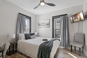 2 habitaciones, escritorio, tabla de planchar con plancha y wifi gratis