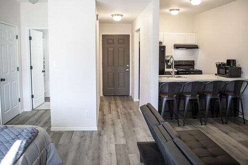 NEW! And CLEAN Apartment Near Ft. Huachucah! (226)