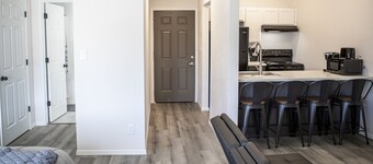 NEW! And CLEAN Apartment Near Ft. Huachucah! (226)