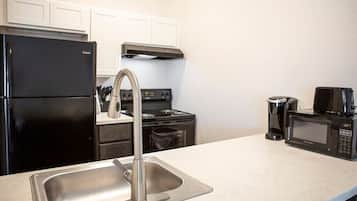 Fridge, microwave, oven