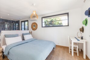 4 dormitoris, planxa i posts de planxar, wifi i roba de llit 