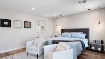 4 bedrooms, iron/ironing board, WiFi, bed sheets