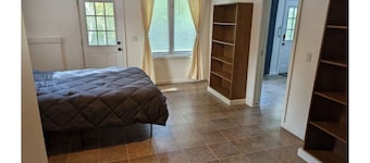1 bedroom guest apartment in the Lakes Region