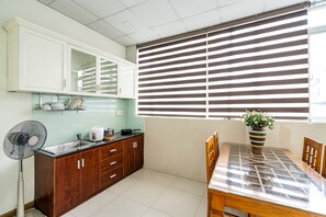 Fridge, microwave, stovetop, electric kettle - WE HOME Japan Town (Ho Chi Minh City)