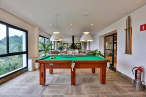 Luxe appartement, bubbelbad | Spelletjeskamer