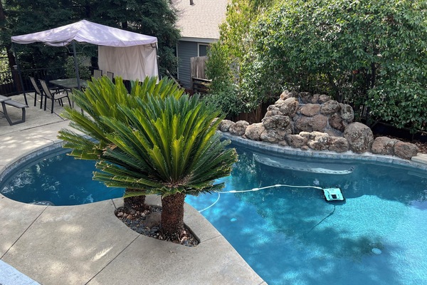 حمّام سباحة خارجي