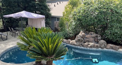 Beautiful, central located with pool and fire pit!