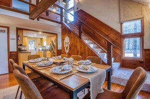 Dining - 2 miles to downtown North Conway. Close to Ski Resorts, Game Room (Conway)