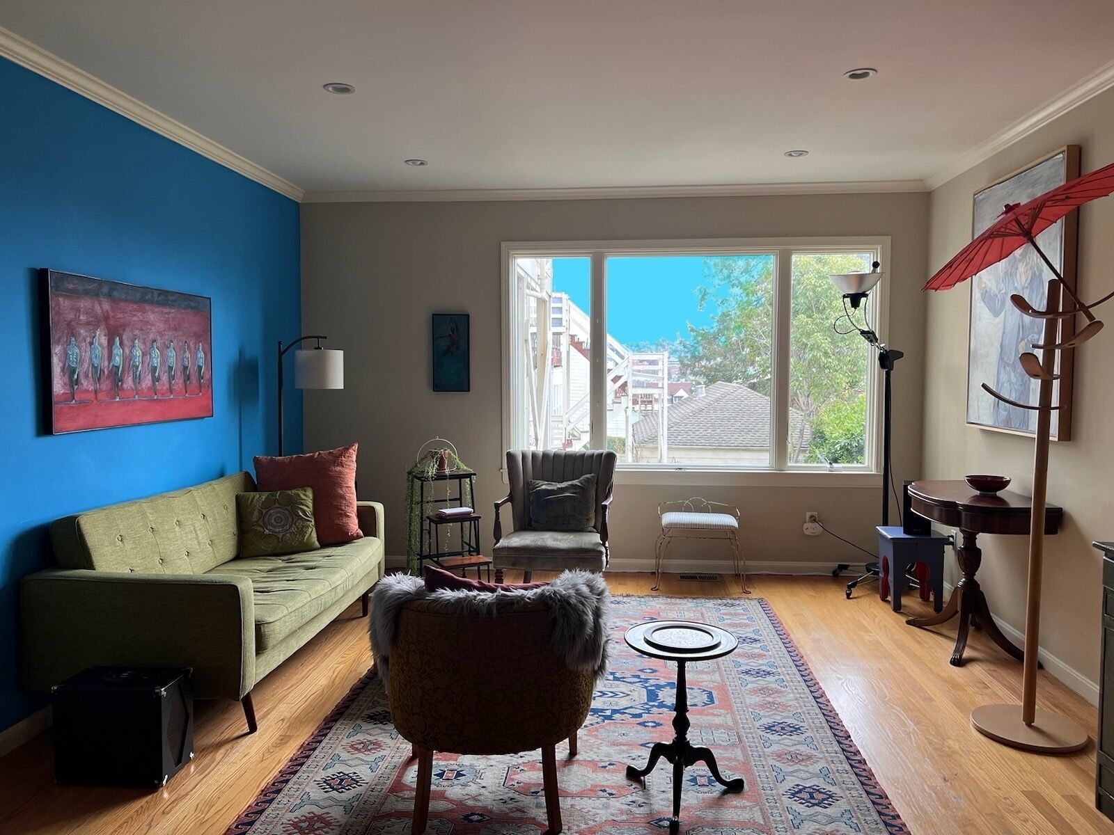 Quiet Garden Getaway in Lively Central Neighborhood