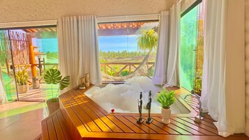 Bañera de hidromasaje privada