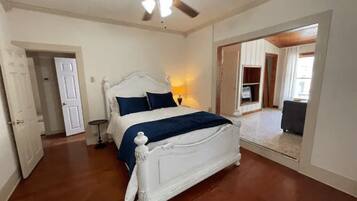 3 habitaciones y ropa de cama