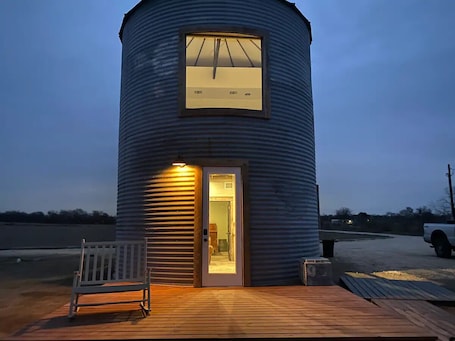 外観. Silo #1 @ Medina River- summer Staycation!!