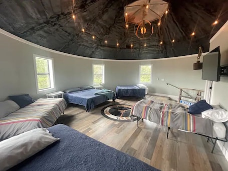 2 bedrooms, bed sheets. Silo #2 on the Medina River