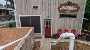 Unclassified image, 3 of 7, button - Bandera Bunkhouse On Main #2 (Bandera)