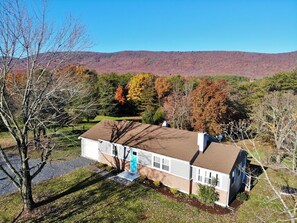 Exterior - Shenandoah Cottage at Persimmon hill with Mountain Views (Fort Valley)