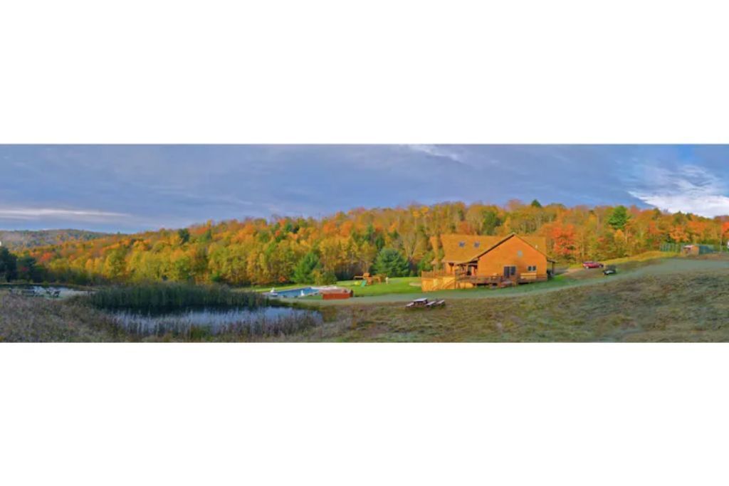 52 acres with three ponds, beautiful mountain views and resort spa amaneities