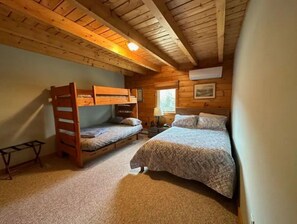 5 Schlafzimmer, Schreibtisch, kostenloses WLAN, Bettwäsche