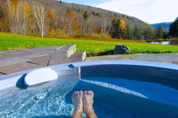 Spillover spa hot tub